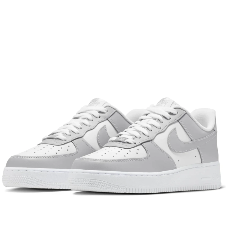 Nike Low-Top Sneakers - Light Gray & White