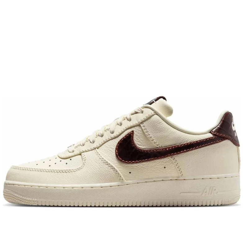Nike Low-Top Sneakers - Cream White with Dark Brown Swoosh